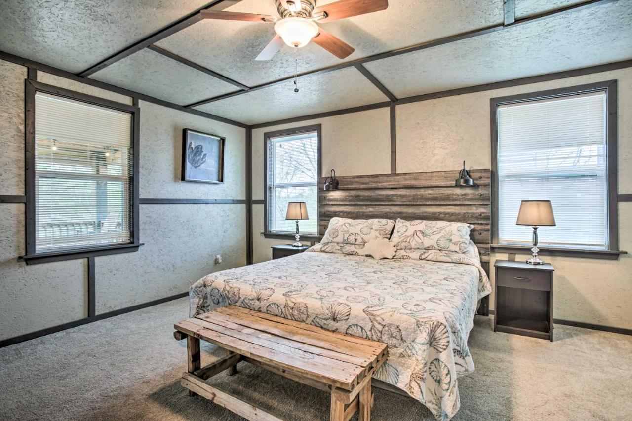 Waterfront Bay St Louis Beach House With Deck! Bay St. Louis Bagian luar foto