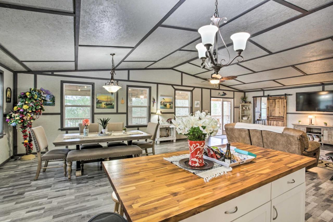 Waterfront Bay St Louis Beach House With Deck! Bay St. Louis Bagian luar foto